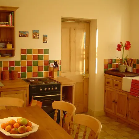 Holiday home Granary & Stables
