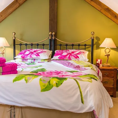 Holiday home Granary & Stables *